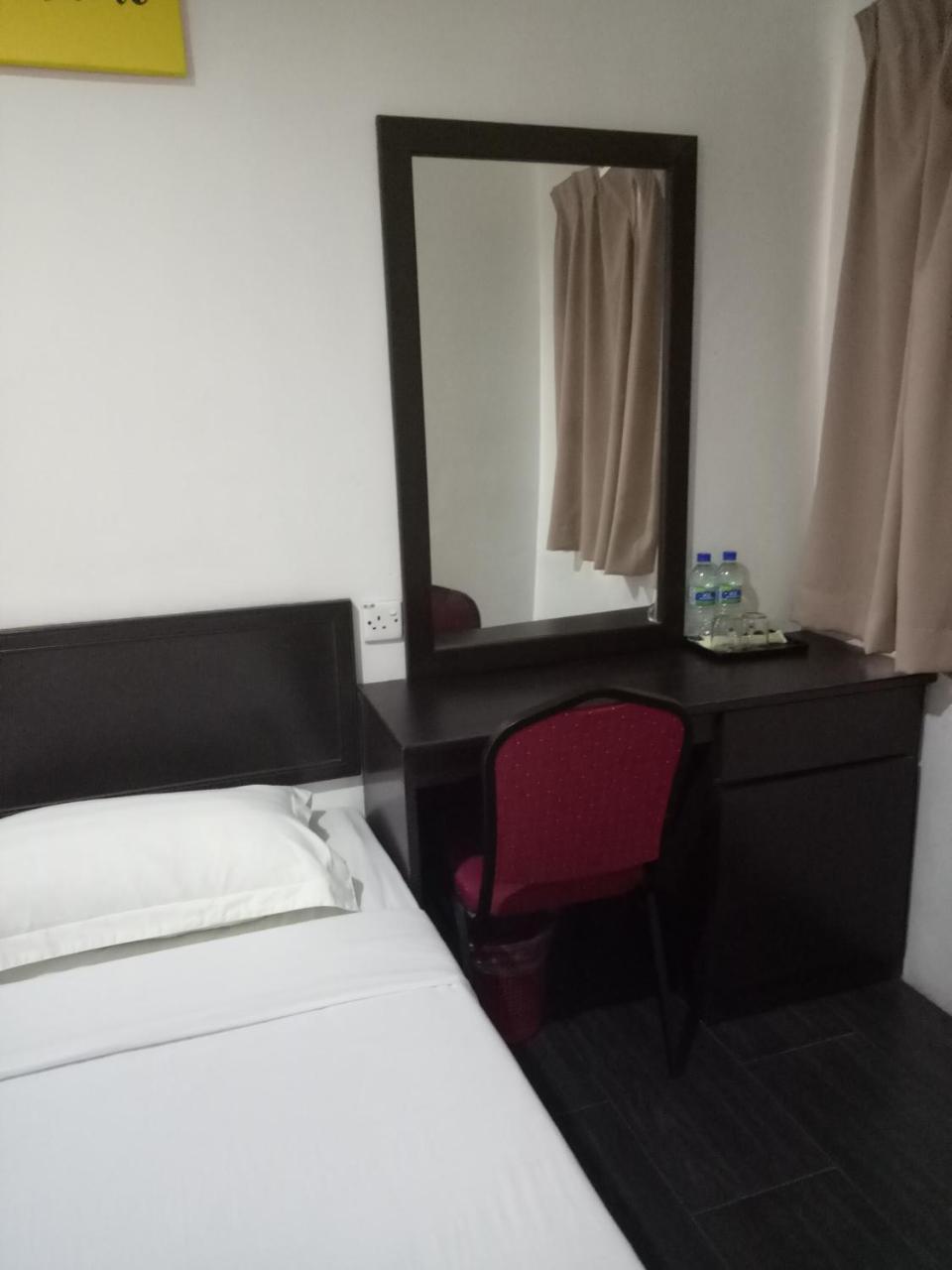 Hotel Sri Bernam Сабак Бернам Екстер'єр фото